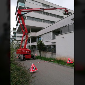 Articulating boom lift 28m