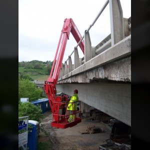 Articulating boom lift 16m