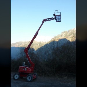 articulating boom lift 12m