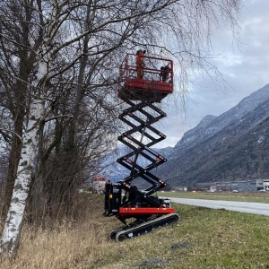 Scherenarbeitsbühnen auf Raupen 10m